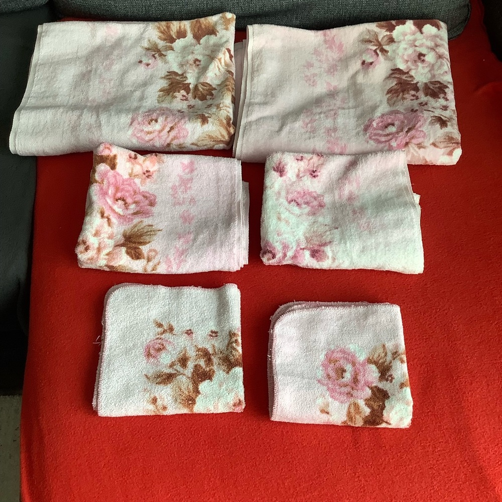 Tastemaker Vintage Floral used Towel Set of 6,-2 Bath, 2 Hand and 2 Wash